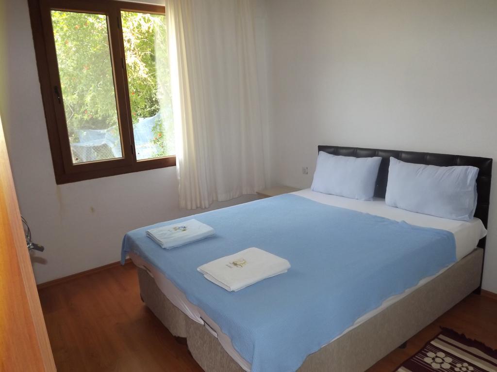 George House Bed & Breakfast Фаралия Екстериор снимка