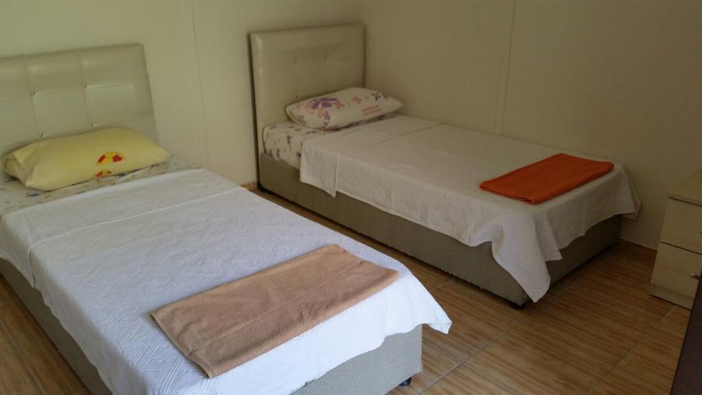 George House Bed & Breakfast Фаралия Екстериор снимка
